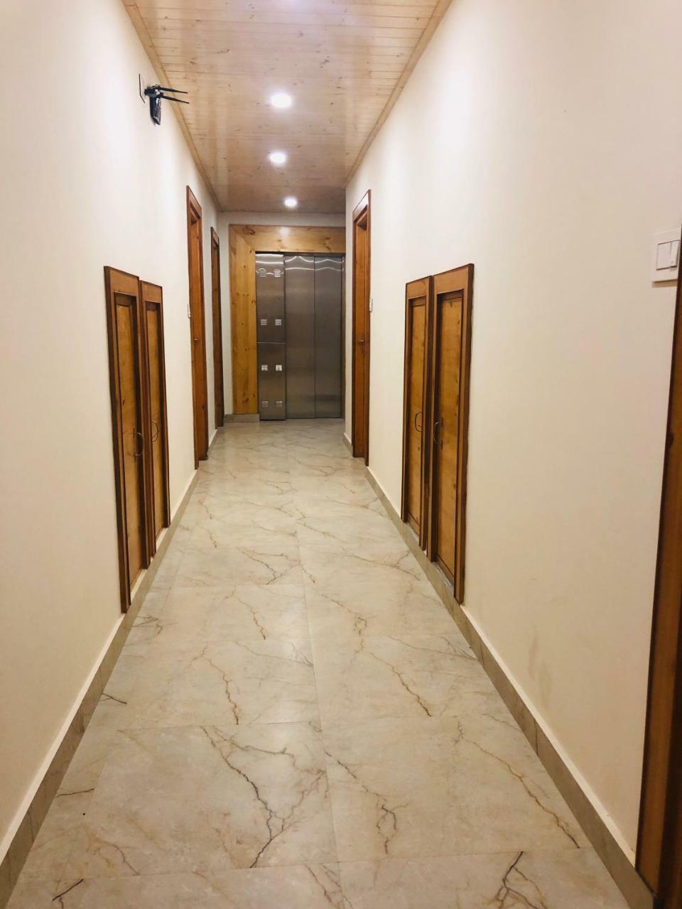 Hotel Pashmina Manāli Exterior foto